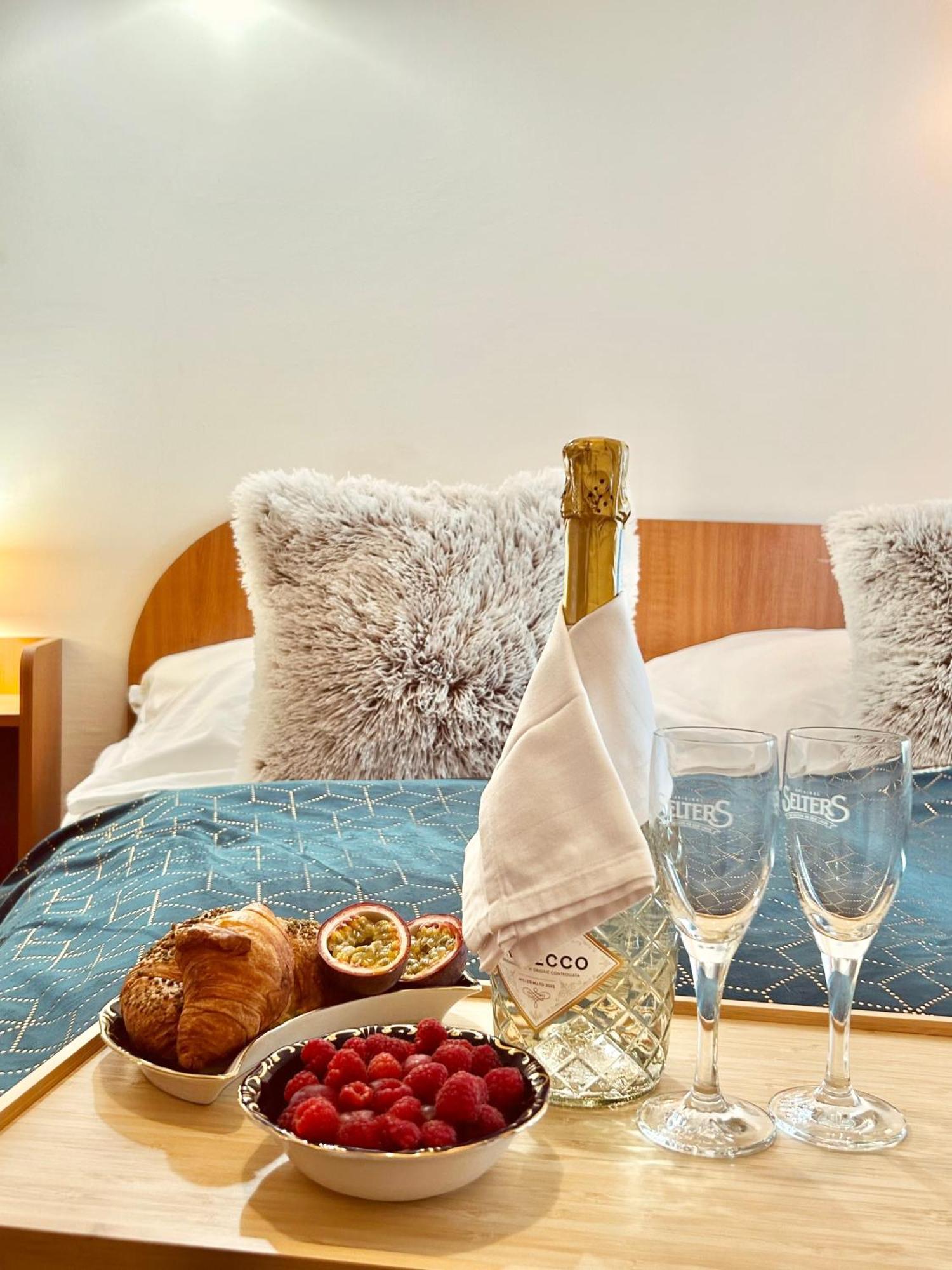 ギュラCozy Garden Apartmanアパートメント エクステリア 写真