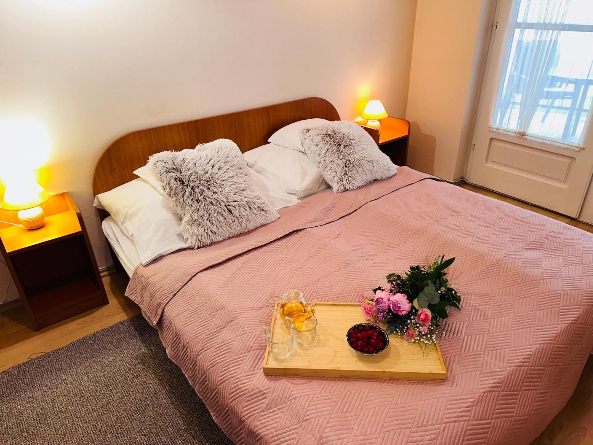 ギュラCozy Garden Apartmanアパートメント エクステリア 写真